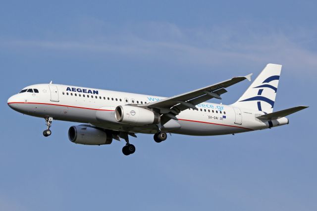 Airbus A320 (SX-OAI)