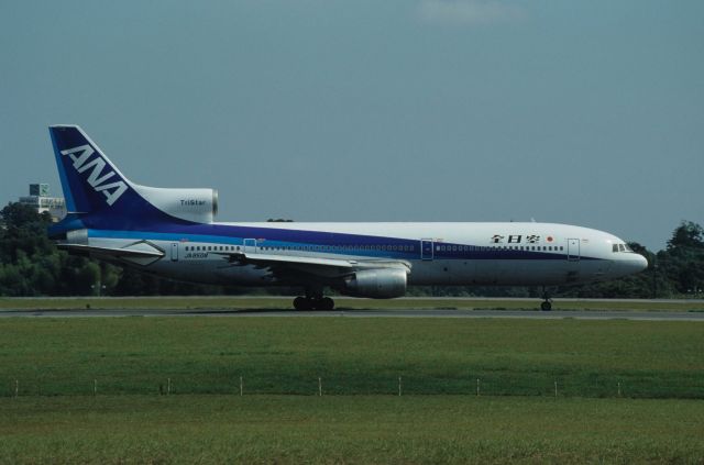 Lockheed L-1011 TriStar (JA8508) - Departure at Narita Intl Airport Rwy16 on 1990/09/16