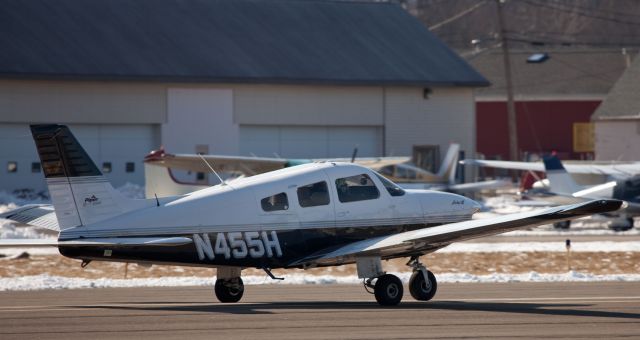 Piper Cherokee (N455H) - Great aircraft at www.flying20club.org  The aircraft is based at RELIANT AIR - they have the lowest fuel price on the Danbury (KDXR) airport.