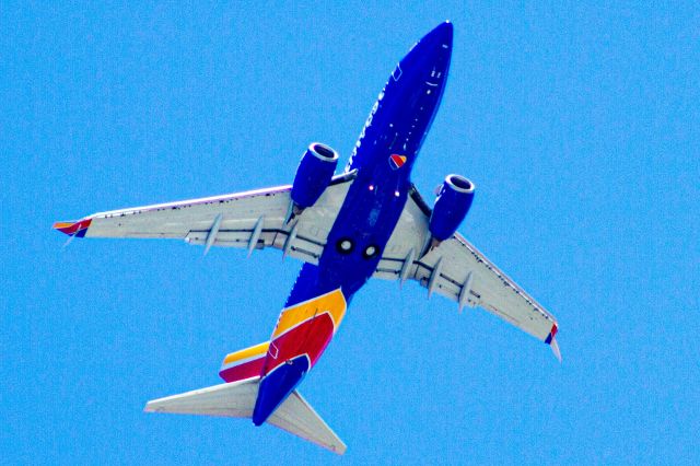Boeing 737-700 —