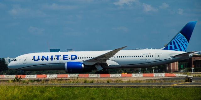 Boeing 787-8 (N23983)