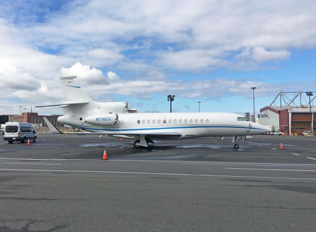 Dassault Falcon 7X (N716CG)