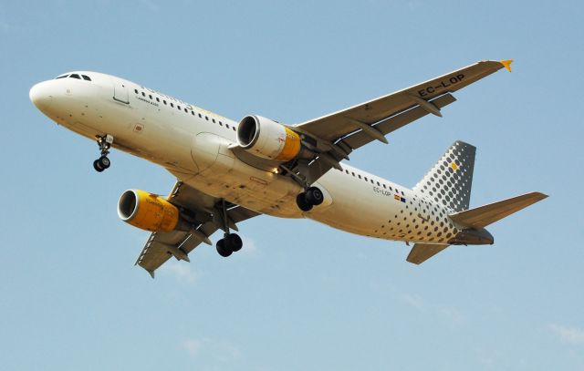 Airbus A320 (EC-LOP)