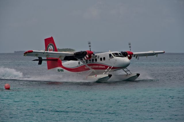 Boeing 757-200 (8Q-MAI) - A DHC Twin Otter landing at a resort in the Maldives