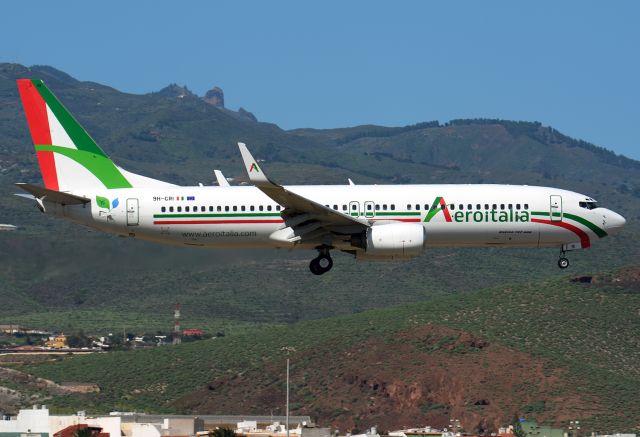 Boeing 737-800 (9H-CRI)