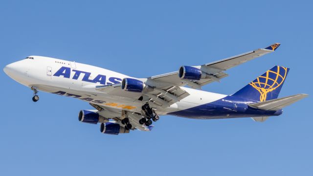 Boeing 747-400 (N473MC)