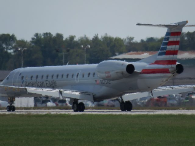 Embraer ERJ-145 (N675AE)