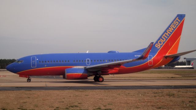 Boeing 737-700 (N788SA)