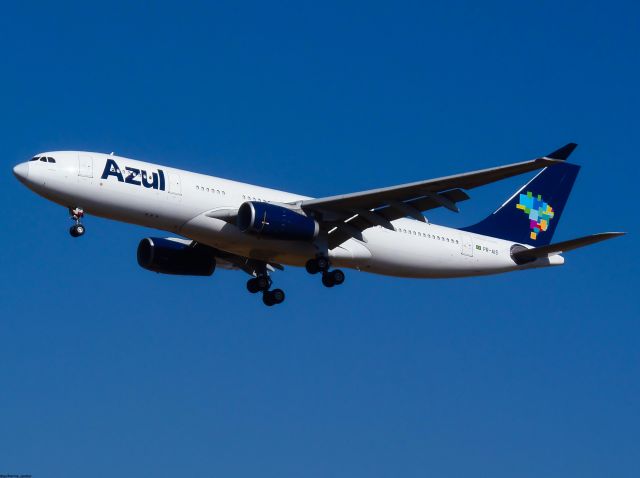 Airbus A330-200 (PR-AIS)