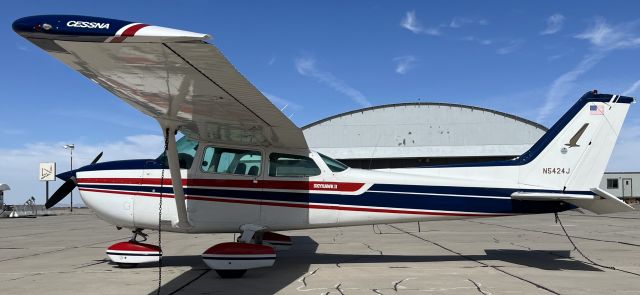 Cessna Skyhawk (N5424J)