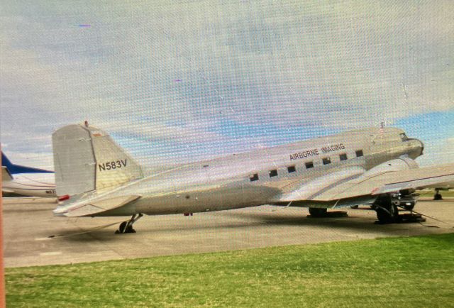 Douglas DC-3 (N583V)