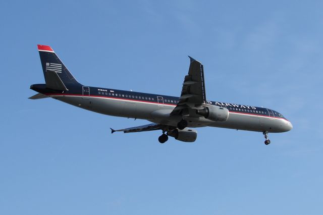 Airbus A321 (N184US)