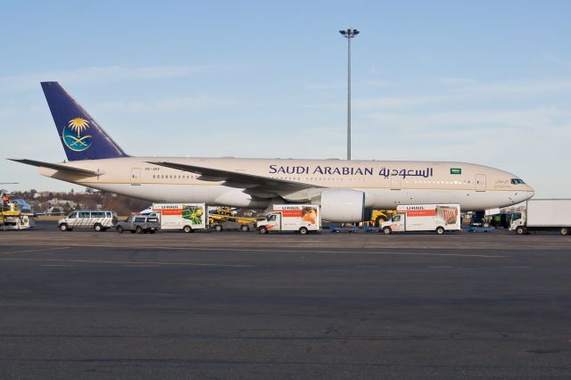 Boeing 777-200 (HZ-AKF) - Moving day !