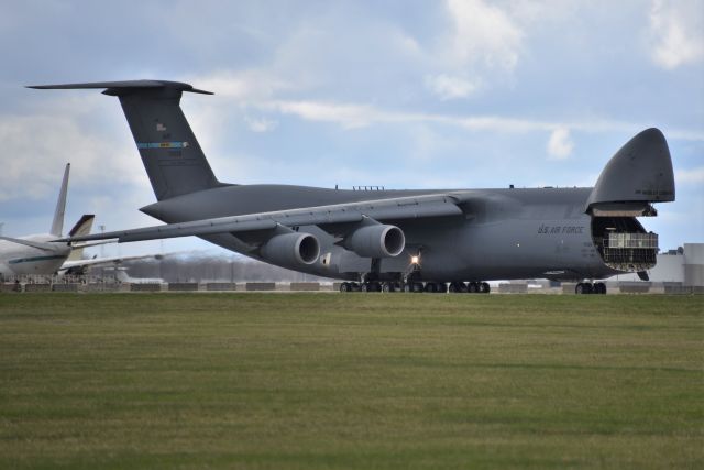 LOCKHEED C-5 Super Galaxy (87-0036) - 04-08-22