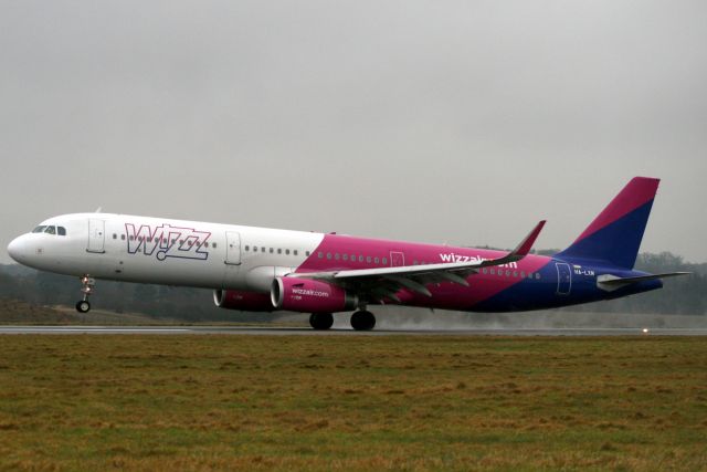 Airbus A321 (HA-LXM) - Touching down on rwy 26 on 19-Feb-18 operating flight WZZ1305 from EPWA.