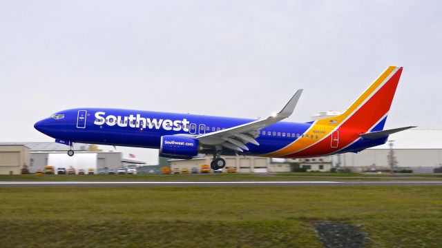 Boeing 737-800 (N8514F) - SWA8702 from KBFI on final to Rwy 34L on 12.14.16. (ln 6199 / cn 36975). The aircraft was just delivered to SWA and will undergo modifications at ATS prior to entering service.