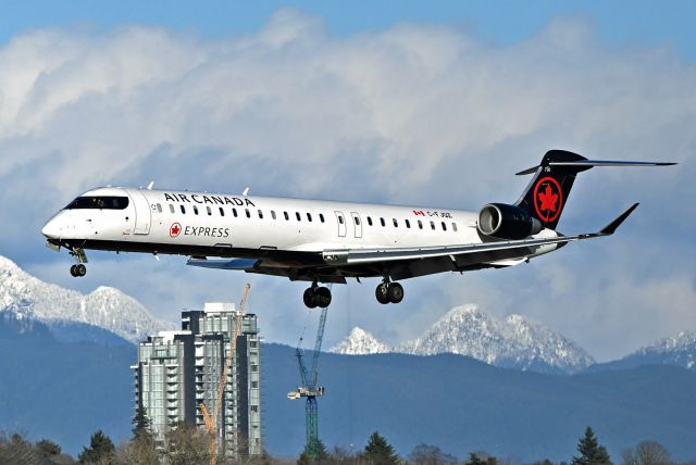 Canadair Regional Jet CRJ-900 (C-FJQZ)