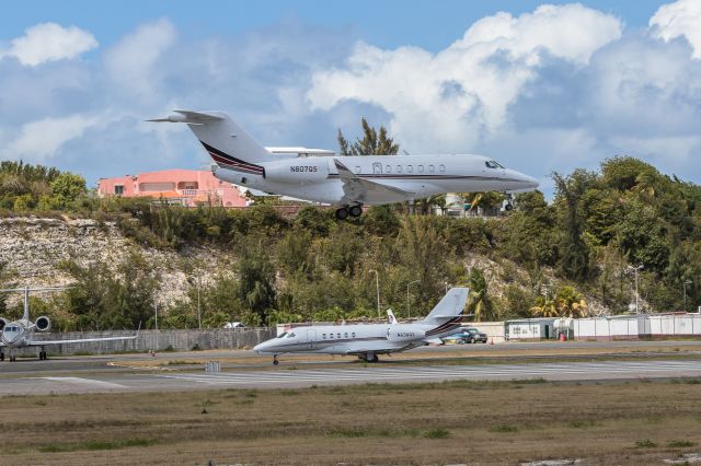 Cessna Citation Longitude (N807QS)