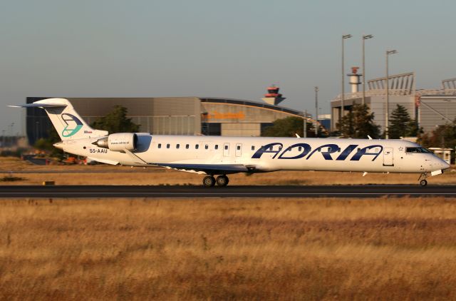 Canadair Regional Jet CRJ-900 (S5-AAU)