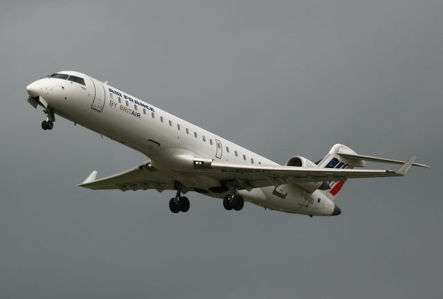 Canadair Regional Jet CRJ-700 (F-GRZD) - Canadair CL-600-2C10 Regional Jet CRJ-702, Brest-Guipavas Airport (LFRB-BES)