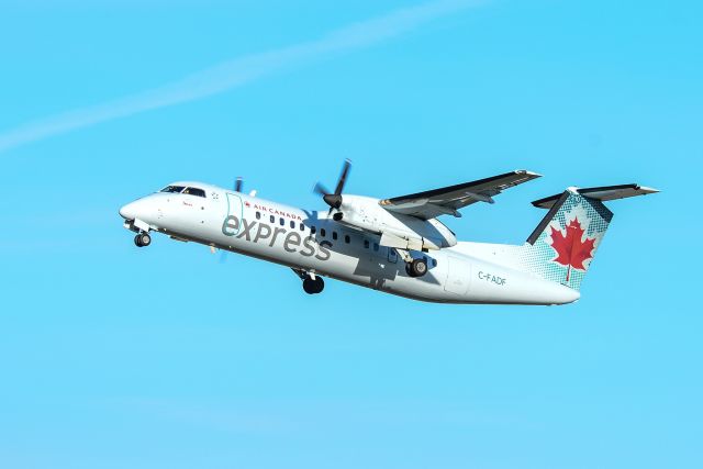de Havilland Dash 8-300 (C-FADF)