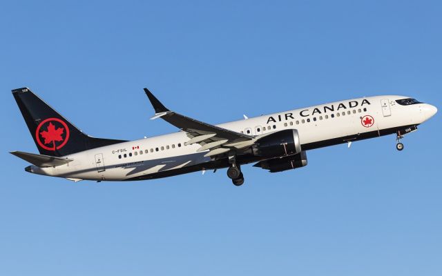 Boeing 737 MAX 8 (C-FSIL)