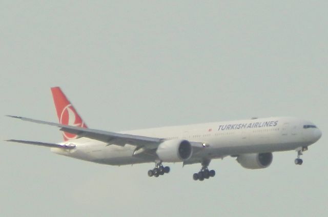BOEING 777-300ER (TC-JJT)