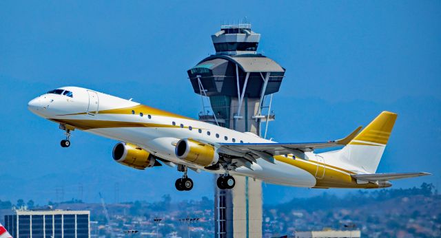 Embraer ERJ-190 (N783MM) - N783MM MGM Mirage Embraer Lineage 1000 (ERJ-190-100 ECJ) s/n 19000705 - Delivered November 2016 br /br /Los Angeles International Airport (IATA: LAX, ICAO: KLAX, FAA LID: LAX)br /Photo: TDelCorobr /September 2, 2017