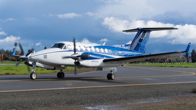 Beechcraft Super King Air 350 (N886UP)