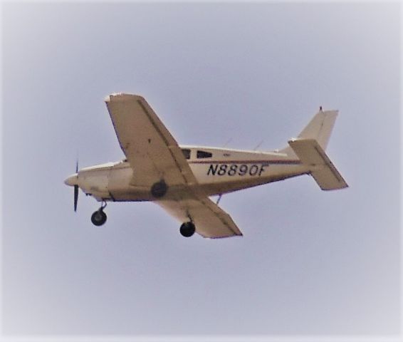 Piper Cherokee (N8890F) - N8890F, 3-15-2021, 14:10.  Taken from the back yard of a house south of the Kerrville, Texas Airport.  Have another shot at 14:14.  But there's no record of this plane being anywhere near the Kerrville, Texas Airport or my house on Flight Aware. 