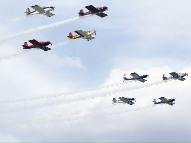 N949RS — - Perfect formation flying - Oshkosh 2013!