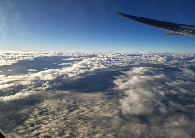 Boeing 787-9 Dreamliner (N823AN) - 13 Dec 17, AA Flight 82, somewhere over the Pacific Ocean at approx. FL350.