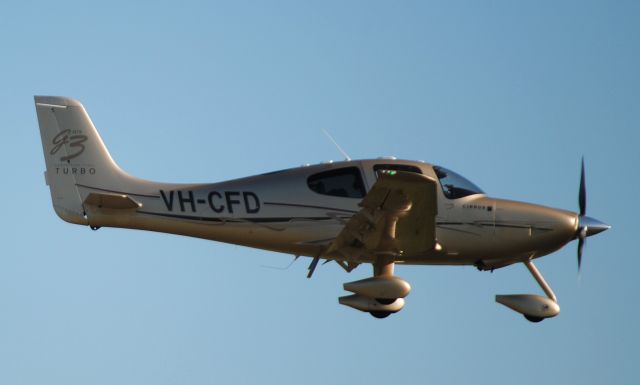 Cirrus SR-22 (VH-CFD)