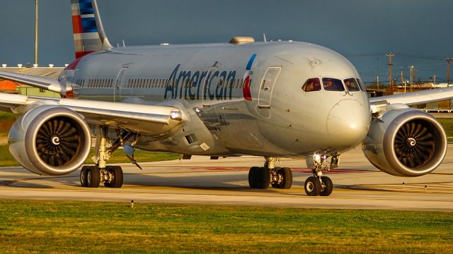 Boeing 787-8 (N803AL) - Exiting 4 after arrival.