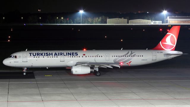 Airbus A321 (TC-JRV)