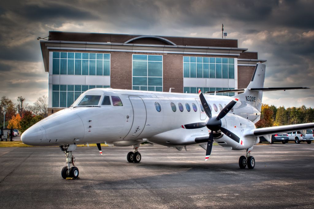 JETSTREAM Jetstream 41 (N320UE)