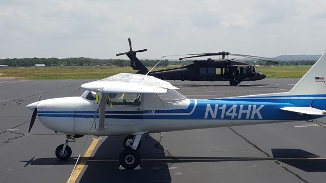 Cessna Commuter (N1234) - UH-60 stopping by for shakes at the T82 Diner