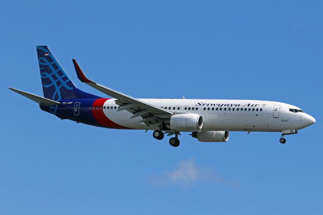 Boeing 737-700 (PK-CRF)