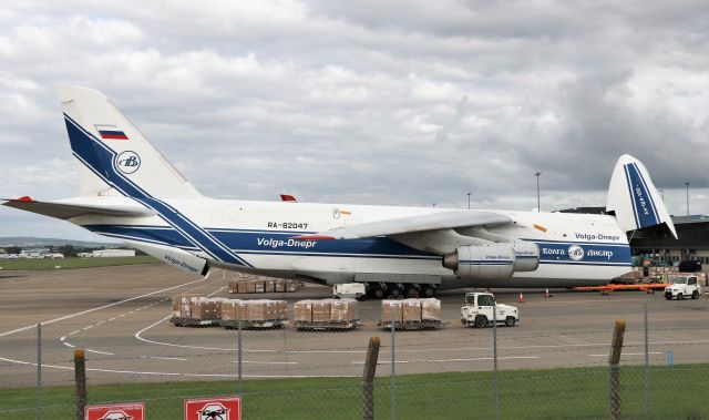 Antonov An-124 Ruslan (RA-82047) - volga-dnepr an-124-100 ra-82047 loading cargo at shannon 16/6/21.