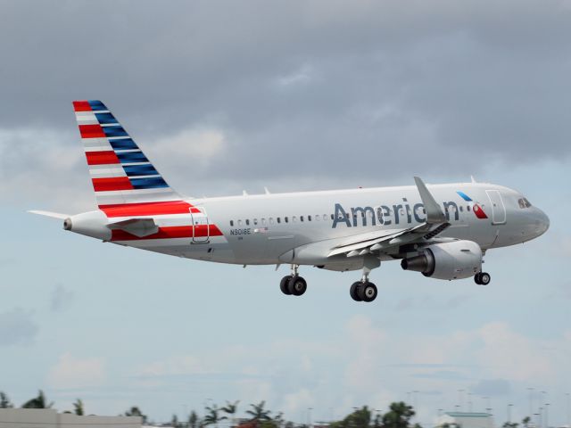 Airbus A319 (N9018E)