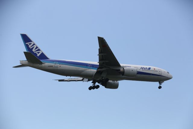 Boeing 777-200 (JA8198) - 31 May 2015:HND-HKD.