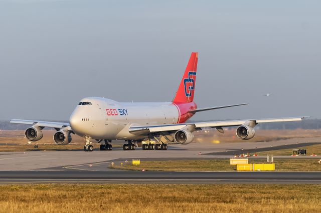 Boeing 747-200 (4L-GEN)