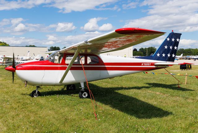 Cessna Skyhawk (N7666X)