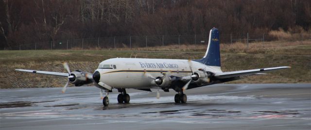 Douglas DC-6 (N100CE)