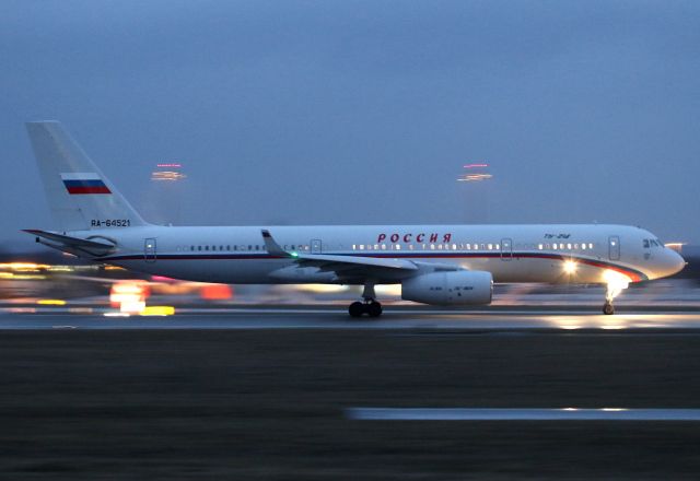 Tupolev Tu-214 (RA-64521)