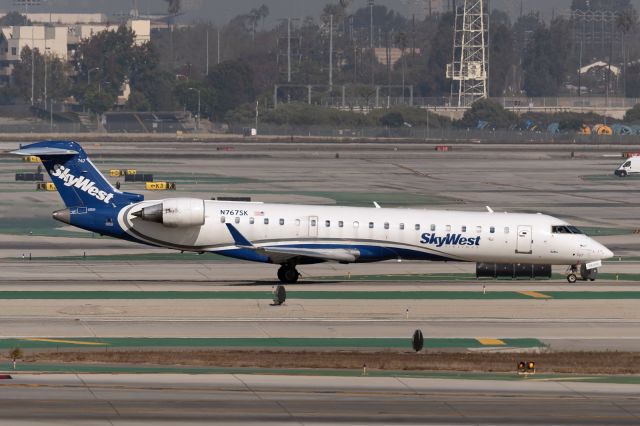 Canadair Regional Jet CRJ-700 (N767SK) - 11th November, 2024: Flight OO 3704 taxiing for departure to Aspen, Colorado from LAX. 