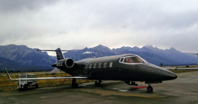 Learjet 60 (N612JC)