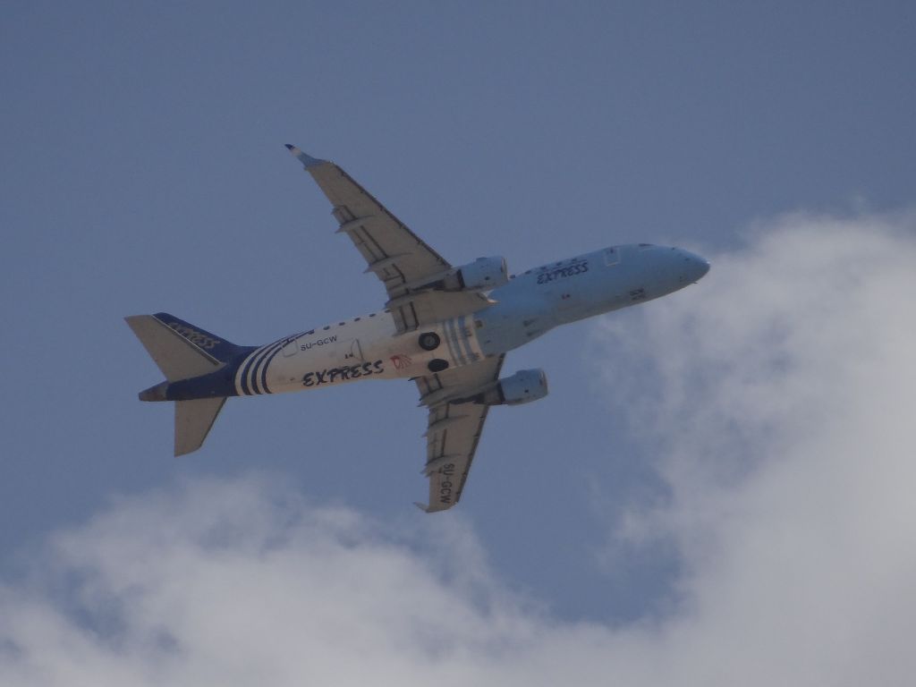 Embraer 170/175 (SU-GCW) - Egypt Air Embraer 170 departing viciously from Cairo International Airport.