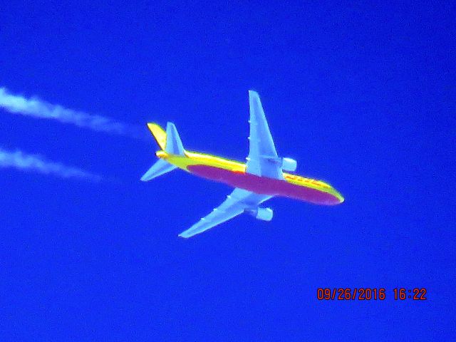 BOEING 767-200 (N657GT)