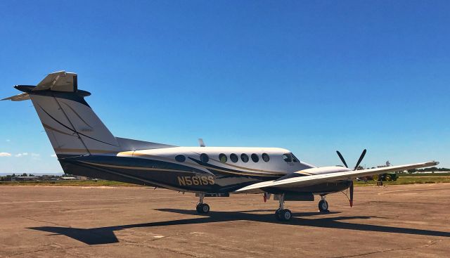 Beechcraft Super King Air 200 (N561SS) - N561SS - 1979 Beech 200